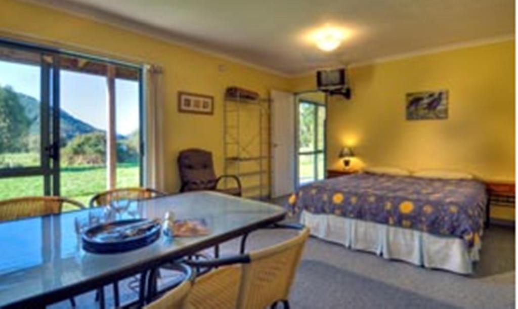 Smiths Farm Holiday Park Linkwater Room photo